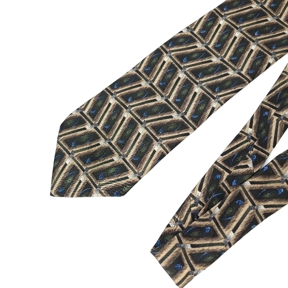 100% Silk Made in the USA Geometric Patterned Brown Traditional Long Neck Tie - Picture 7 of 12